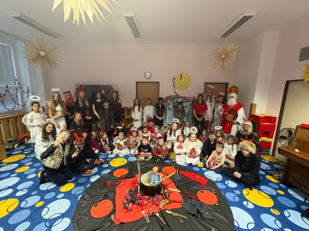 Třída Sluníček - nadílka od Mikuláše a jeho družiny