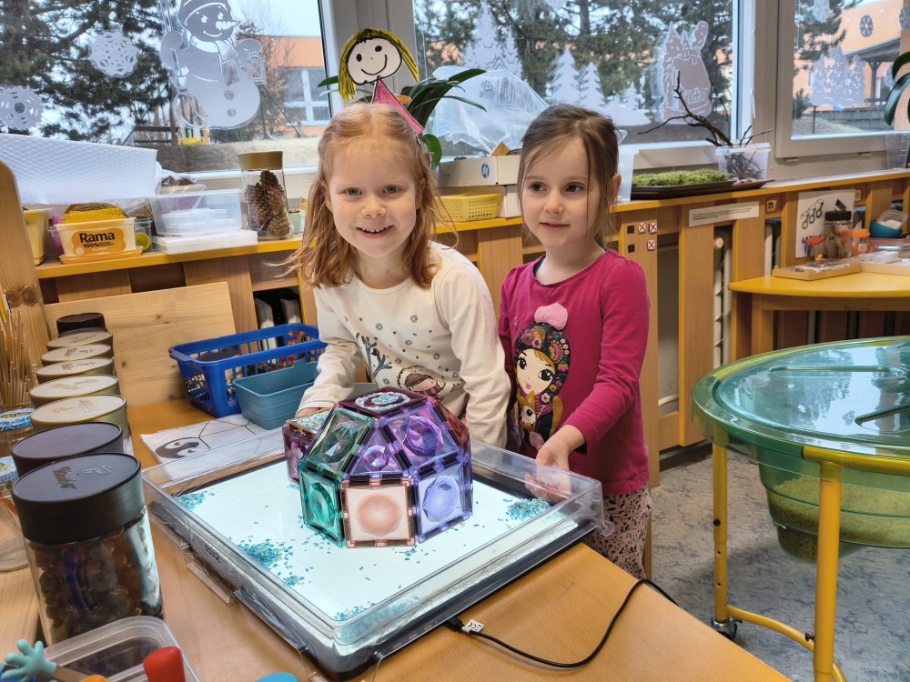 Sluníčka - Nahoru a dolů od pólu k pólu