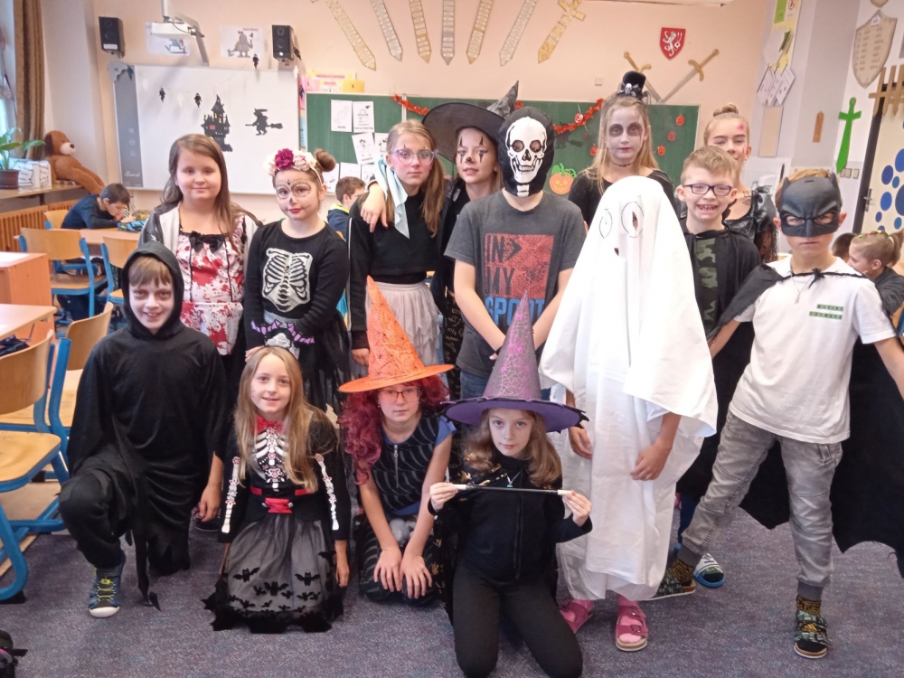 Halloweenský den ve 4. A (integrovaná tematická výuka)