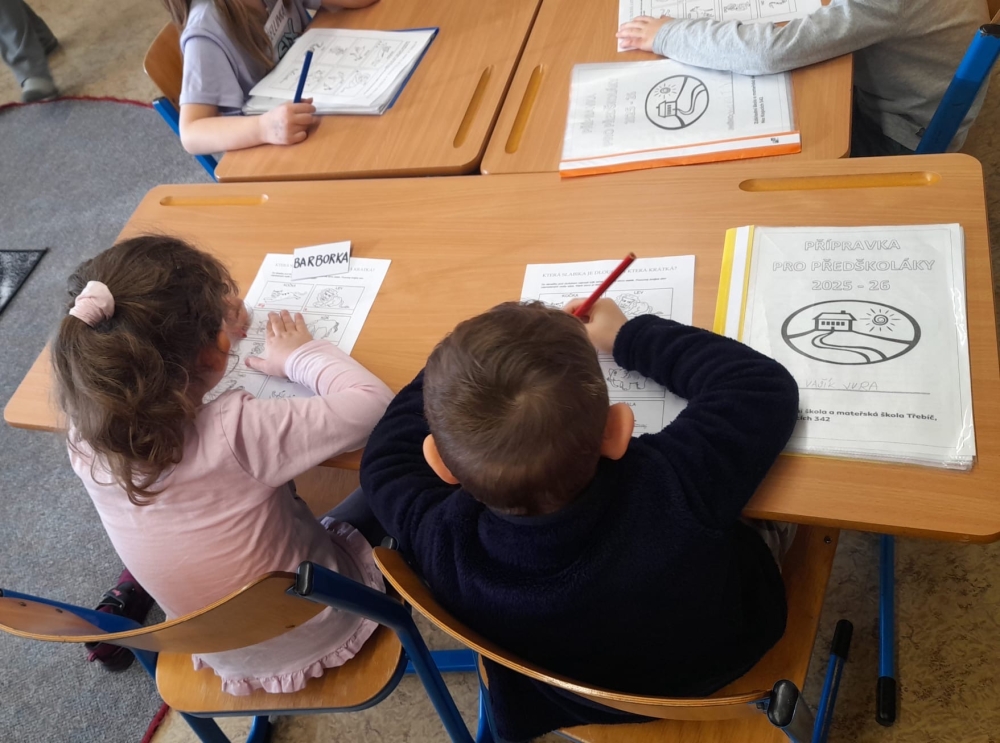 Lekce 9 - Sluchová diferenciace + keramika + beseda o školní zralosti  26. 3. 2026