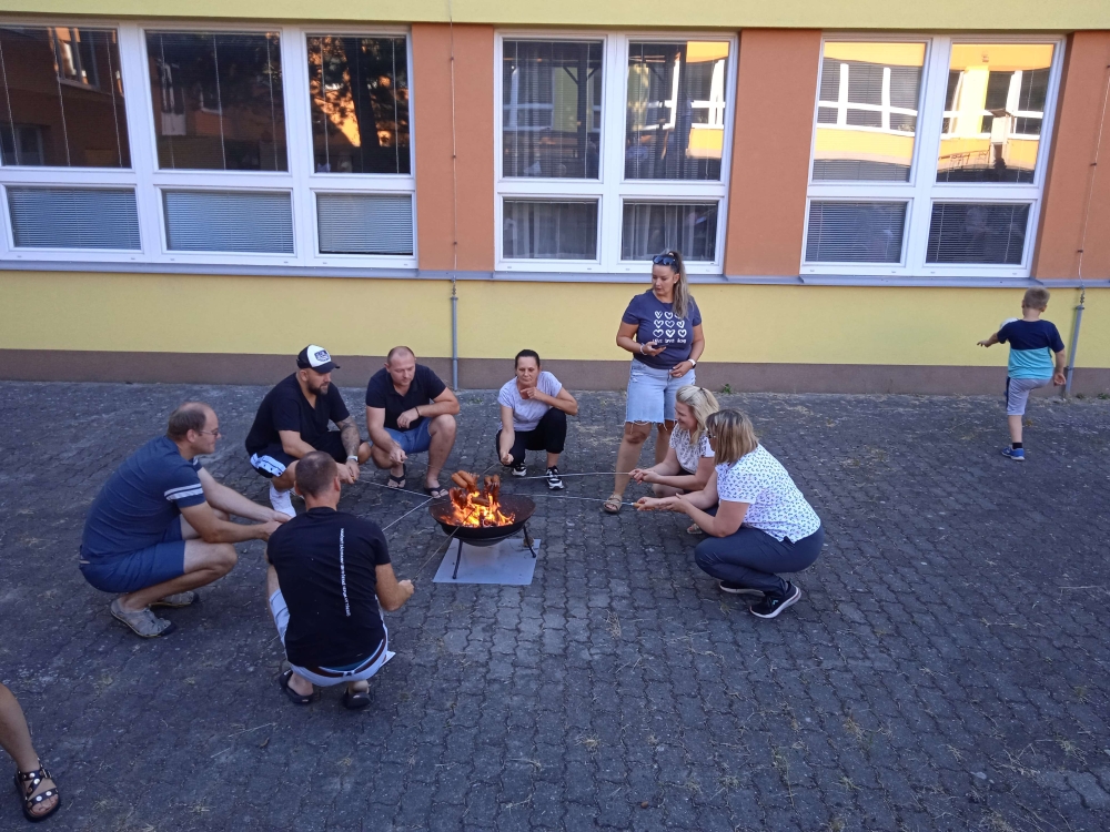 Vzpomínkový táborák s prázdninovým listováním Vzpomínkový táborák s prázdninovým listováním