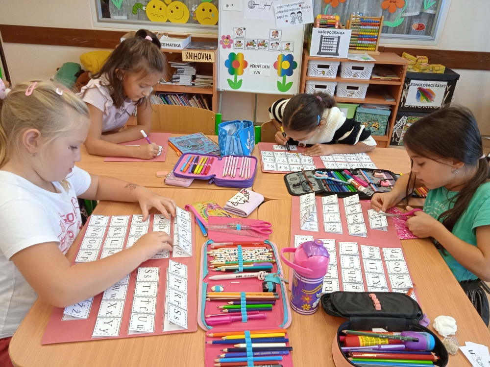 První lapbook druháčků: Abeceda jako dobrodružství