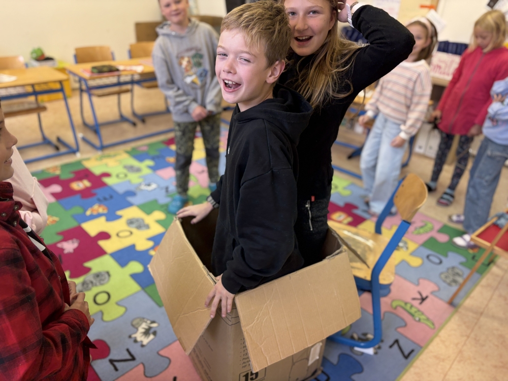 Příběh „The Big Box“ v angličtině čtvrťáků
