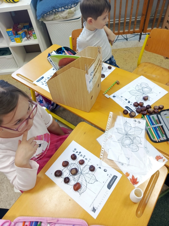 První centra v 1. A