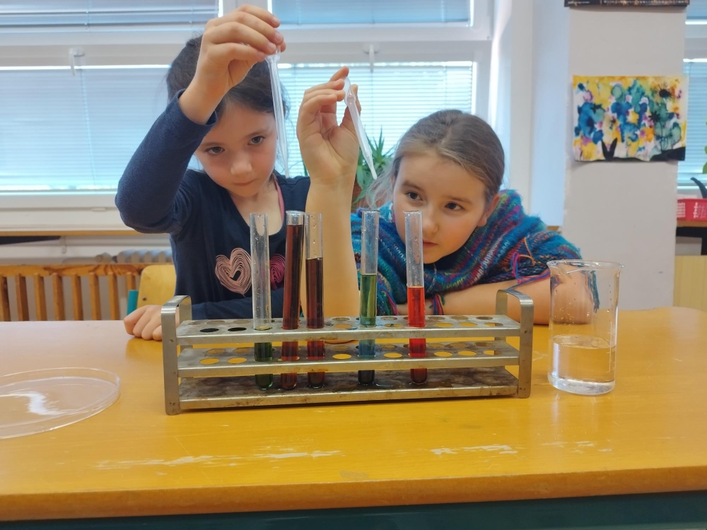 Kroužek VĚDA NÁS BAVÍ