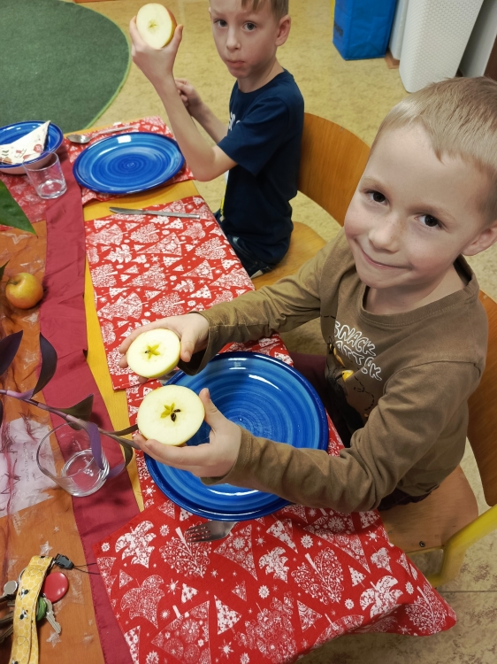 SMYSL(Y) VÁNOC v 1. A