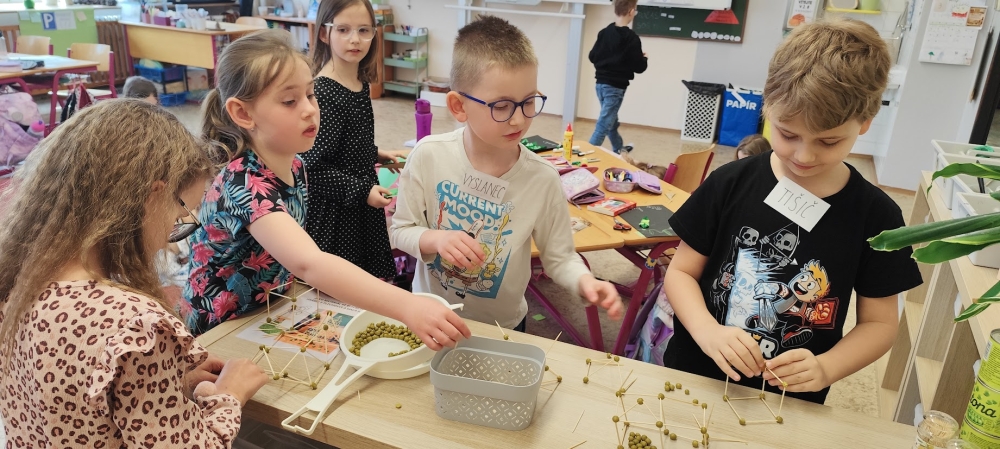 Ve 2. B máme v tomto měsíci splněna CA HRÁŠKOVÁ