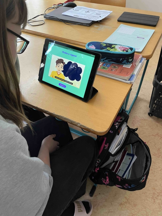 Je „vaping“ vážně jen voňavá pára? Projekt Škola bez nikotinu odkrývá karty