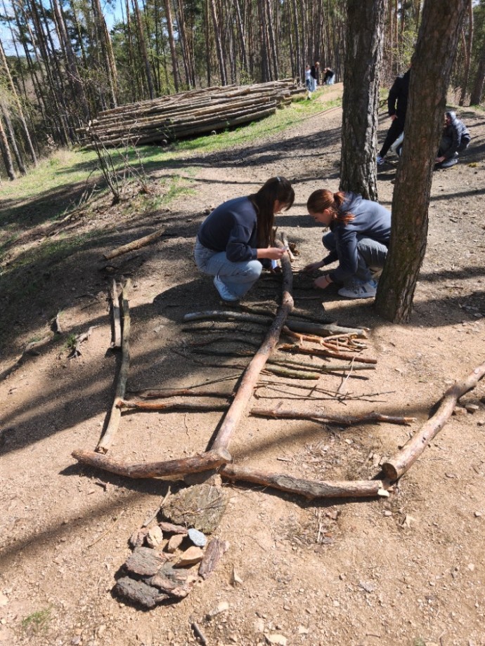 Kostra z přírodnin