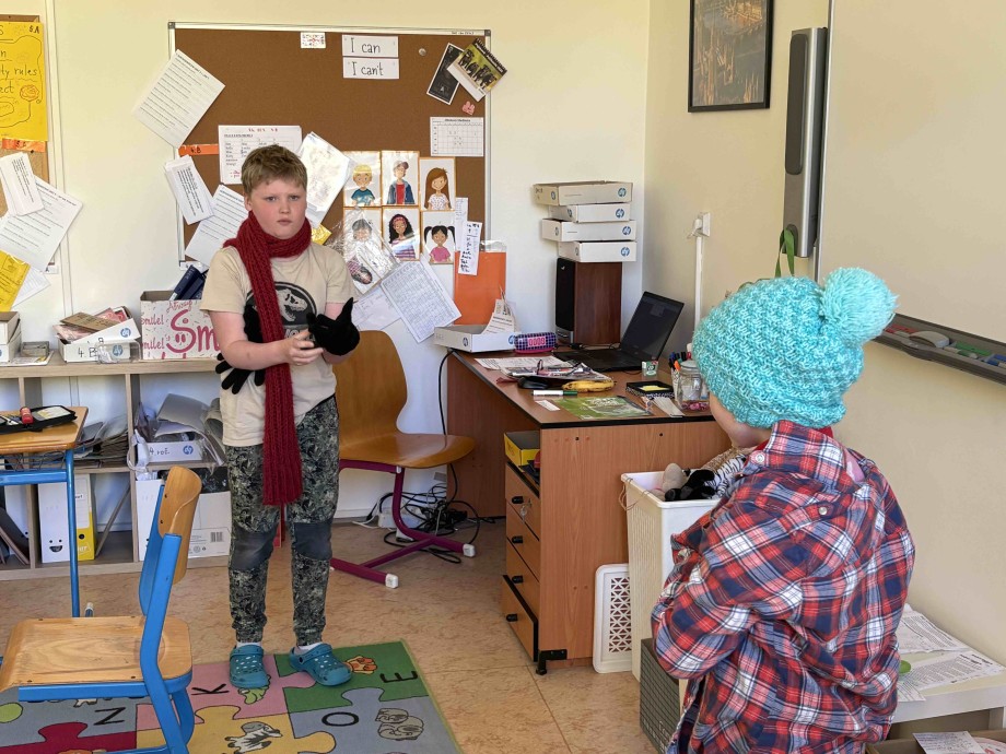 Divadlo z cizí planety v angličtině čtvrťáků