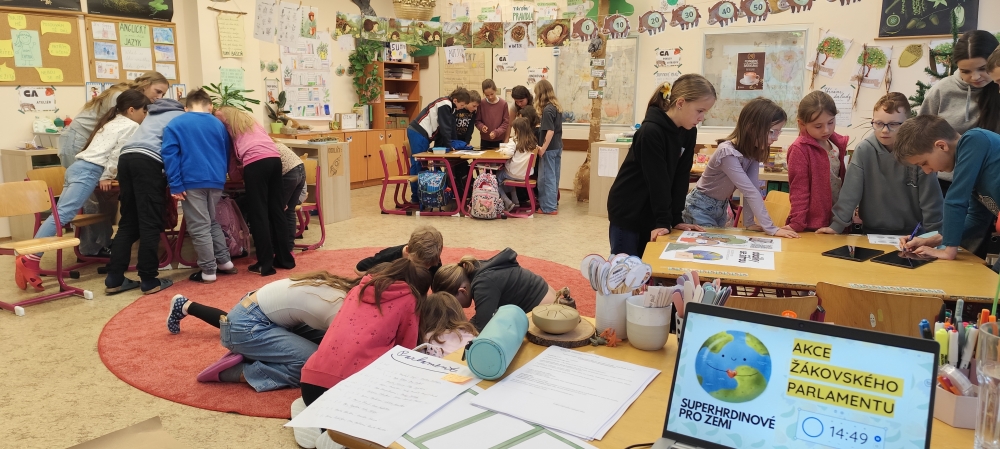 Mise Žákovského parlamentu: SUPERHRDINOVÉ PRO ZEMI