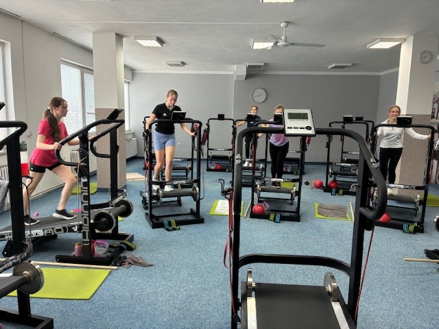 Alpinning v hodině TV v 7.roč.