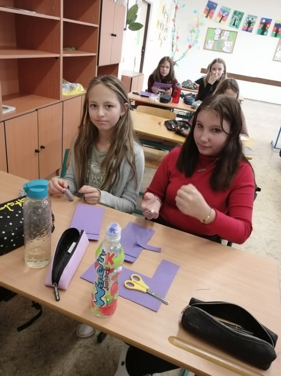 6. A v pracovních činnostech