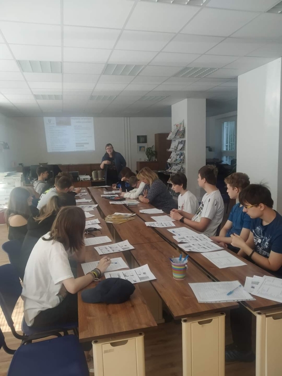 8. B navštívila Úřad práce