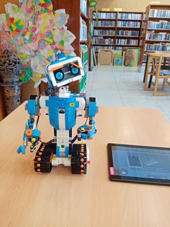 Lvi a robotické hračky